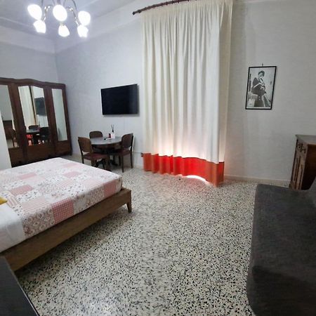 Vittoria Guest House Battipaglia Bagian luar foto