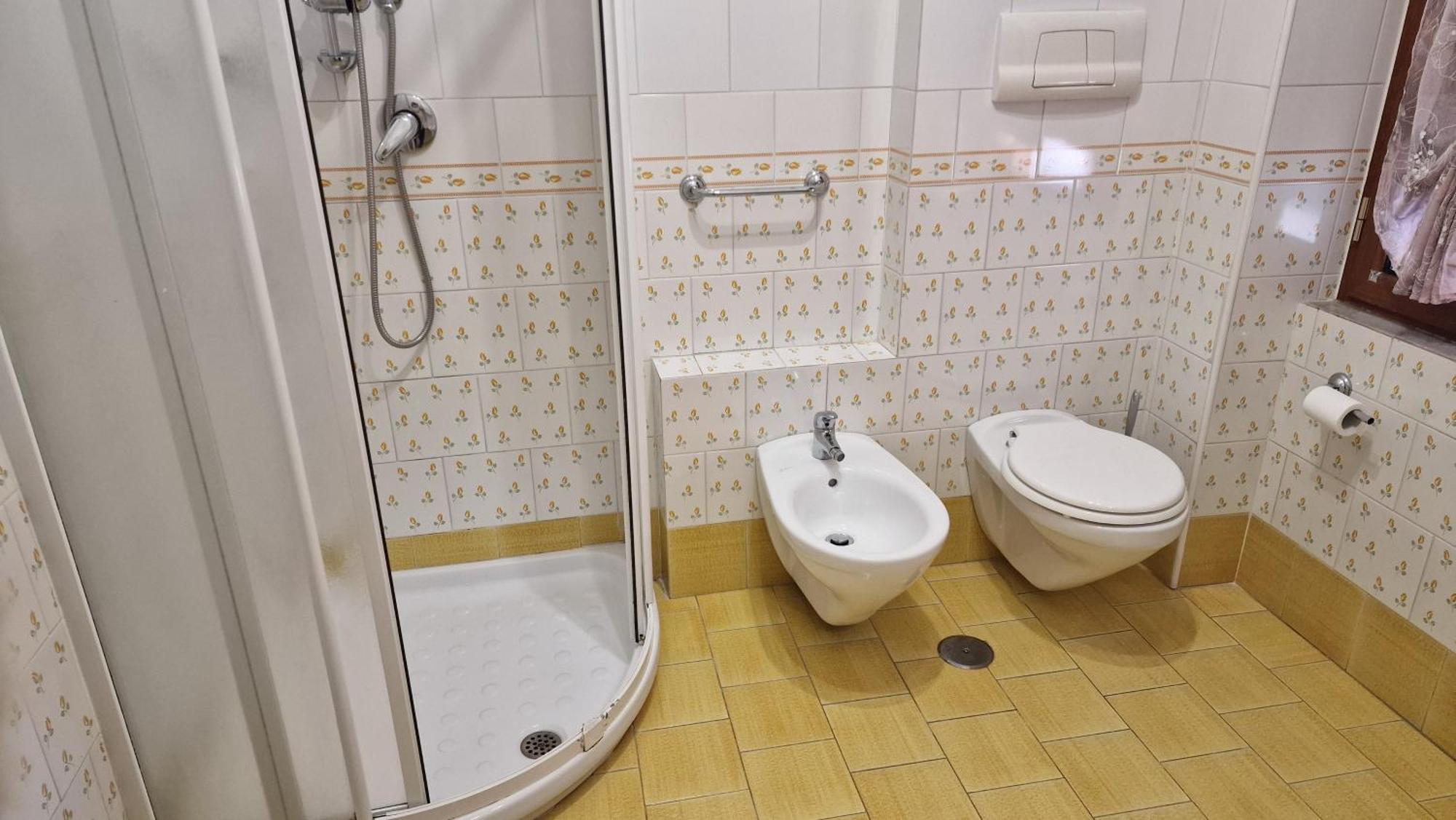 Vittoria Guest House Battipaglia Bagian luar foto